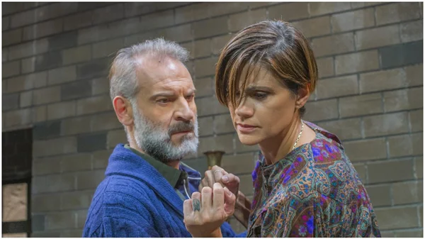 Άννα Μαρία Παπαχαραλάμπους: «Αναλωνόμαστε, χάνουμε χρόνο σκεπτόμενοι τι συμβαίνει με τον άλλον και ξεχνάμε τι θέλουμε εμείς»